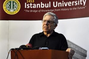 'Yalnız T&uuml;rkiye değil, insanlık &ccedil;ok b&uuml;y&uuml;k bir evladını kaybetti'