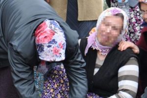 Kocasını aşığına &ouml;ld&uuml;rtt&uuml;