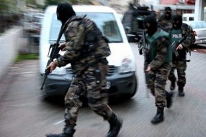 Sakarya'da IŞİD operasyonu: 10 g&ouml;zaltı