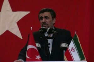 Ahmedinejad'dan T&uuml;rk&ccedil;e şiir