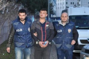 Eğlence mekanına alınmayınca, pompalı t&uuml;fekle 10 kişiyi yaraladı
