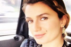 Tuğba &Ouml;zay'dan servis şof&ouml;r&uuml;ne bagaj dayağı...
