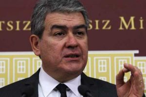 S&uuml;heyl Batum'dan zehir zemberek s&ouml;zler!