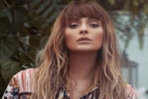 &Ouml;zge Ulusoy'dan cahil tartışması...