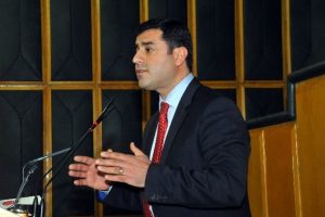 "T&uuml;mden geri &ccedil;ekilsin, yeniden &ccedil;alışalım"