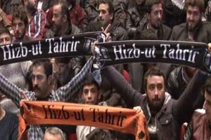 Hilafet Konferansı Atat&uuml;rk posterlerine taktı!