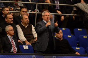 Aziz Yıldırım'dan k&uuml;f&uuml;r uyarısı!