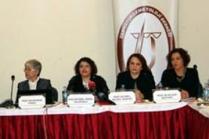 Ev gezmelerinde bile botoks yaptıranlar oluyor