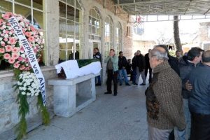 Cesedi yakılan gen&ccedil; kız toprağa verildi