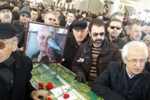 Erdal Eren'in annesi son yolculuğuna uğurlandı