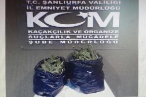 Otomobil bagajında 16 kilo esrar ele ge&ccedil;irildi