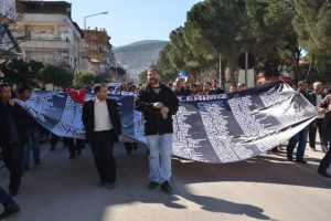 Somalı madenciler eyleme başladı