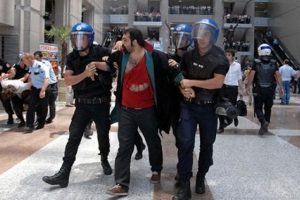 2014 T&uuml;rkiye'sinden insan hakları manzaraları!