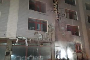 Doğalgaz kutusu patladı, faciadan d&ouml;n&uuml;ld&uuml;