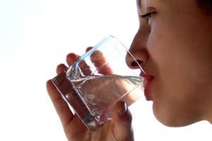 Yaza fit girmek i&ccedil;in de alkali su
