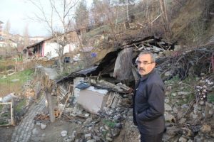 Heyelan evleri boşalttırdı