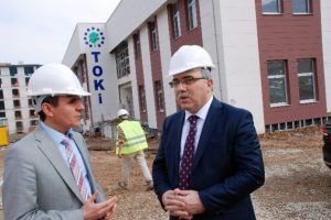 TOKİ'den 100 bin &ouml;ğrencinin barınma sorununa kalıcı &ccedil;&ouml;z&uuml;m