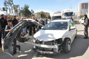 Adıyaman'da 2 otomobil &ccedil;arpıştı: 1 yaralı