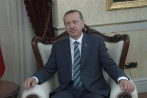 Cezayir B&uuml;y&uuml;kel&ccedil;isi g&uuml;ven mektubunu sundu
