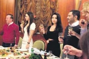 Doğum g&uuml;n&uuml;n&uuml; Moskova'da kutladı...