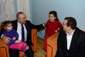 &Ccedil;avuşoğlu, Yozgat ailesini ziyaret etti