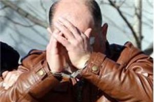 Aşk mesajı yazıp elle taciz etti