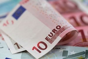 Euro 1,10'un altında