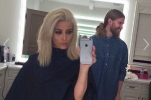 Kim Kardashian yine sarışın oldu...