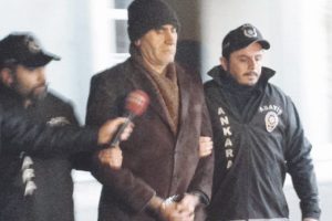 Namluya mermiyi daha &ouml;nce s&uuml;rm&uuml;ş