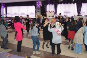 Orhangazili kadınlar g&ouml;n&uuml;llerince eğlendi