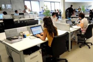 İşte saatlerce oturmak sigara kadar riskli