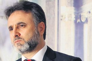 'Biz zehirli pilavı yerken o masada g&uuml;lerek bakıyordu !'
