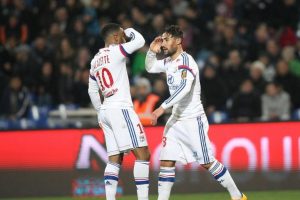 Lyon deplasmanda coştu!