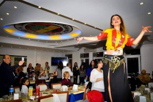 Galatasaray formalı dans&ouml;ze tepki!