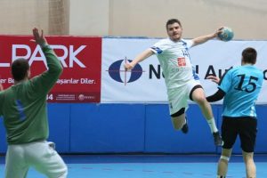 Nil&uuml;fer Belediyespor hentbolda yine g&uuml;ld&uuml;