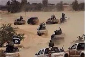 IŞİD Tikrit'ten 40 ara&ccedil;la ka&ccedil;tı