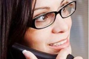 Telefonu boynunuza sıkıştırıp konuşmayın!