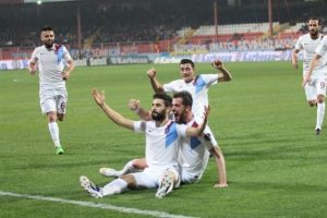 Fırtına Mersin'de kasırgaya d&ouml;n&uuml;şt&uuml;