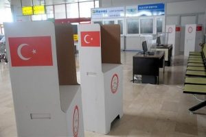G&uuml;mr&uuml;k kapılarında oy verme 8 Mayıs'ta