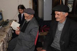 G&ouml;rme engelli kız 96 yaşındaki babasının sesiyle hazırlandığı sınavı kazandı!