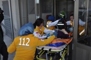 &Ccedil;orumda t&uuml;fekle ev basan liseli gen&ccedil;, kızın annesini başından vurdu