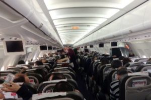 Karadenizli pilot yolcuları g&uuml;lme krizine soktu