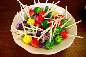 Anne-babalar dikkat! lolipop can aldı!