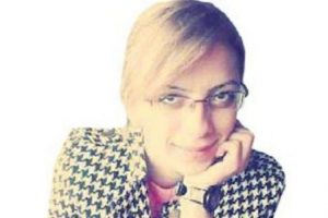 Karısını boğarak &ouml;ld&uuml;rd&uuml; kokmasın diye naftalinledi
