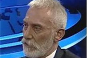 CHP'li adaydan &ccedil;ıplak sesle ezan vaadi!