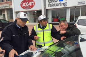 Alkoll&uuml; s&uuml;r&uuml;c&uuml; trafiği birbirine kattı
