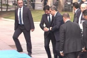 Hakan Fidan ayağının tozuyla '&ccedil;&ouml;z&uuml;m s&uuml;reci' toplantısında