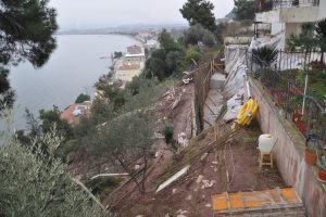 Bursa'da y&uuml;rekleri ağza getiren heyelan!