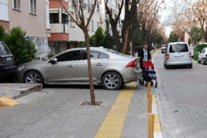 Engelli vatandaşların yolunu kapatanlara ceza yağdı