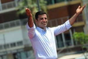 Demirtaş: Twitter'da &Ccedil;ekirdek&ccedil;i Mısto'dan yararlanıyorum
